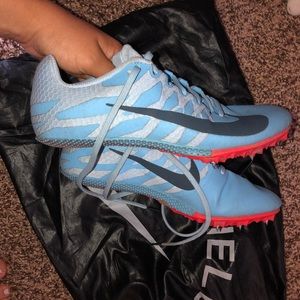 Track shoes